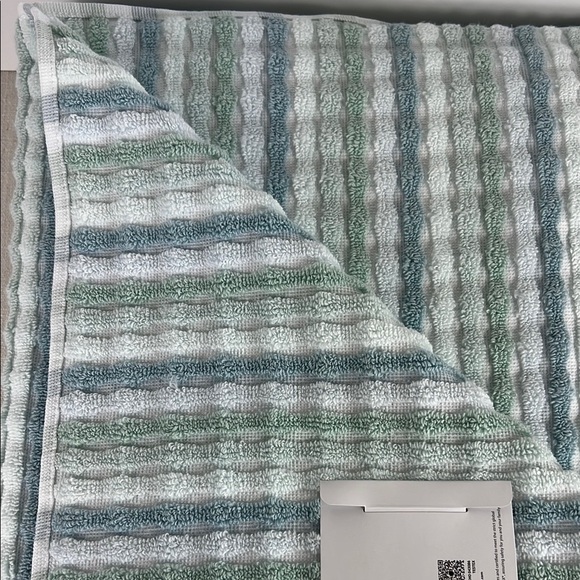 Caro Home Striped Bath Towels - Green Blue White Textured 100% Cotton 2 pc NEW - Picture 6 of 6
